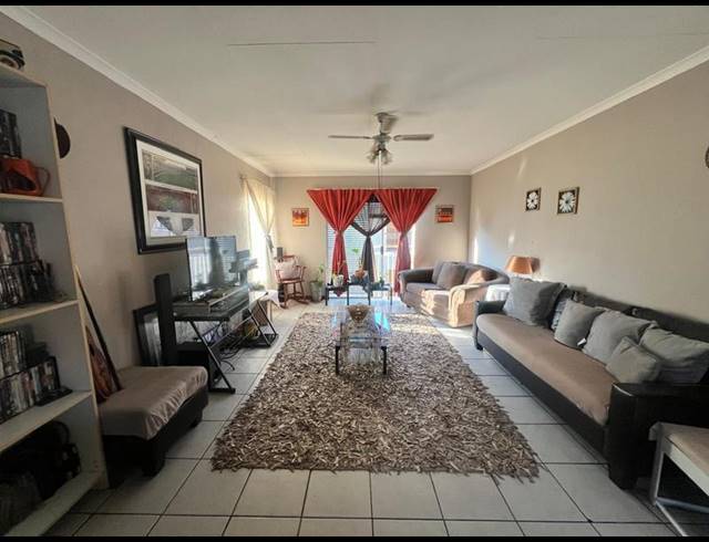 2 BEDROOM TOWNHOUSE FOR SALE IN COMET
